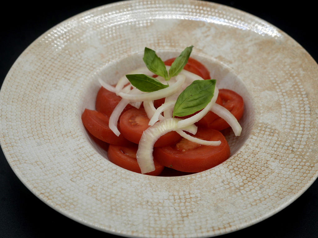 menu2025/gallery_Pomodori-cipolla-basilico.jpg
